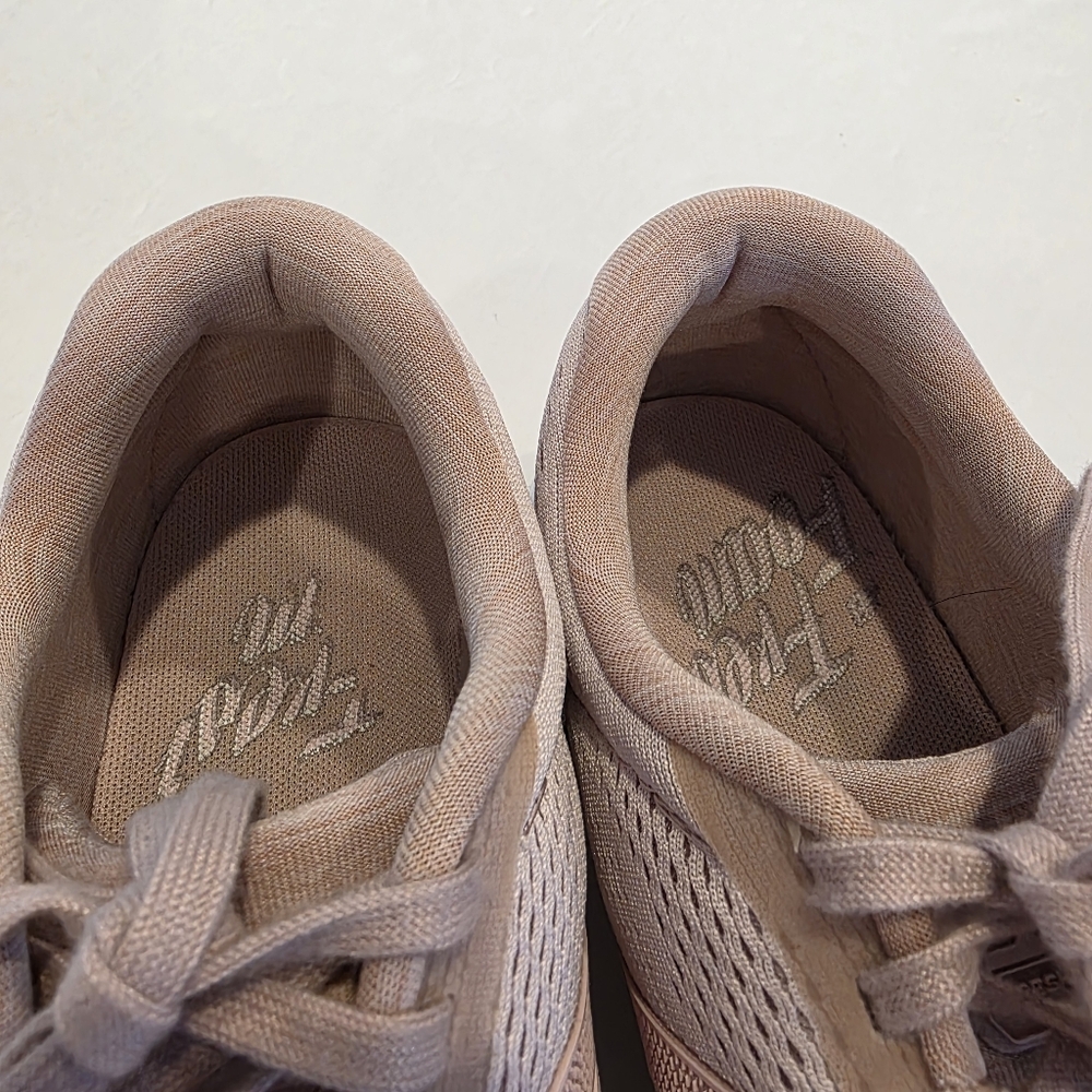 New Balance (WMNS) New Balance Arishi v1 Shoes Size 9.5 B - Picture 8 of 17